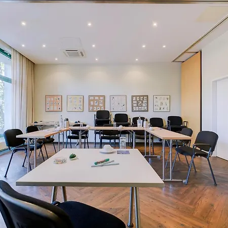 호텔 Ambiente Hannover By Tulip 3*