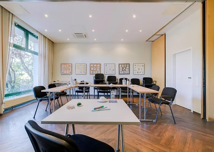 Отель Ambiente Hannover By Tulip 3*